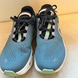 On Cloud Tennis Shoes M10 W11.5